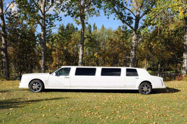 Rolls-Royce Phantom Limousine – ACity: Edmonton Limousine & Car Service